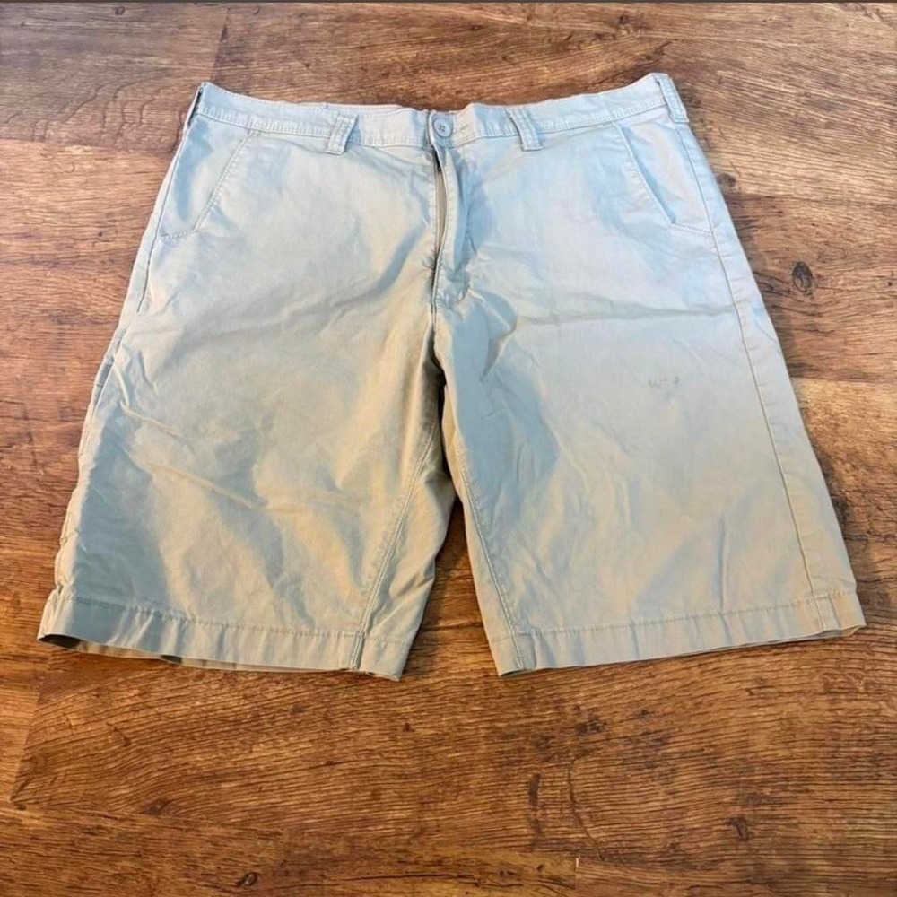 ight tan khaki Dickies gorp core shorts